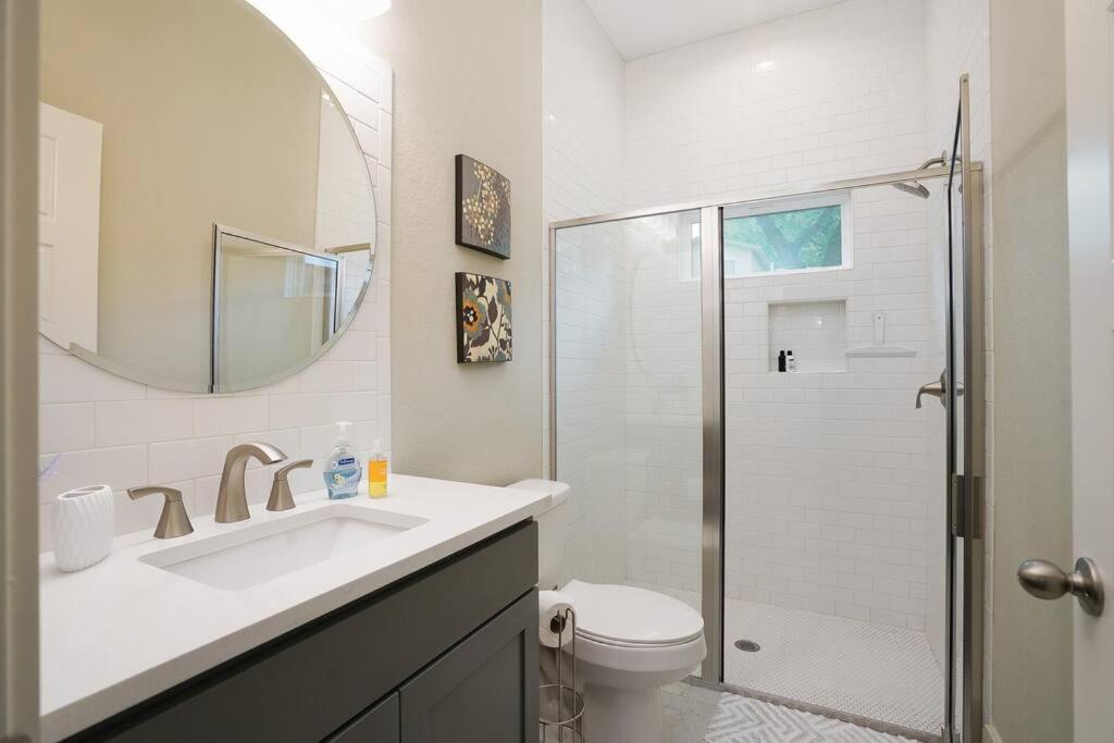 Spacious, Sleeps 6, St Phillips, King Bed San Antonio Buitenkant foto