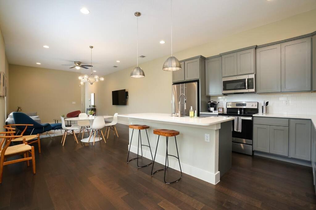 Spacious, Sleeps 6, St Phillips, King Bed San Antonio Buitenkant foto